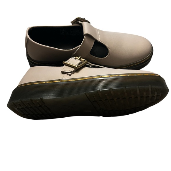 Dr. Martens Cream Dress Shoes Mary Jane Style - Picture 3 of 4